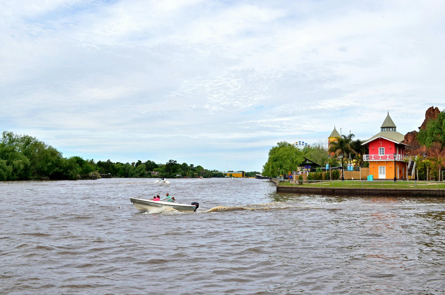 Tigre Delta Cruise on a CATAMARAN