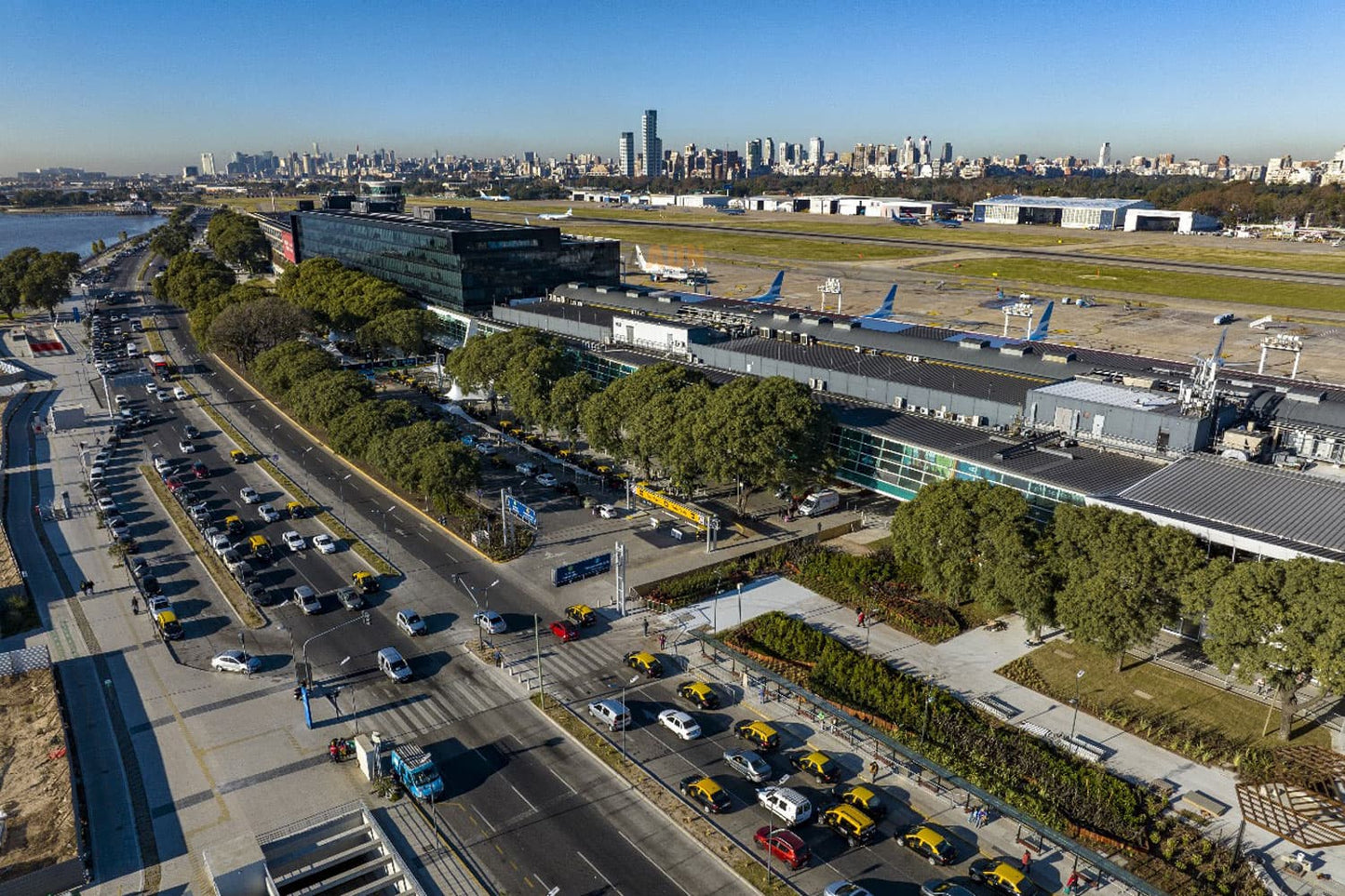 Private Airport Transfer AEROPARQUE Jorge Newbery Round Trip
