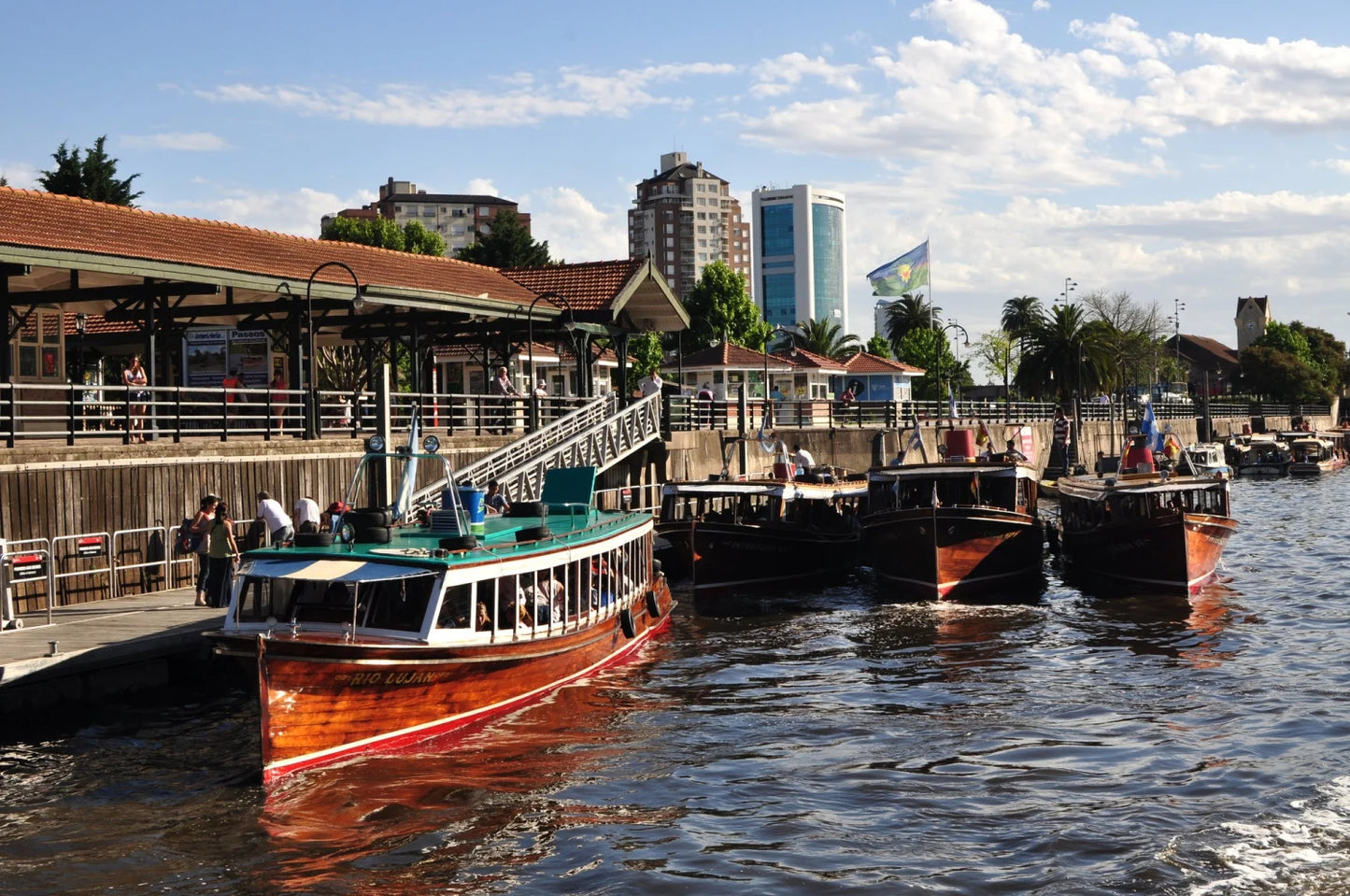 Tigre Delta Cruise on a WOODEN BOAT TOUR