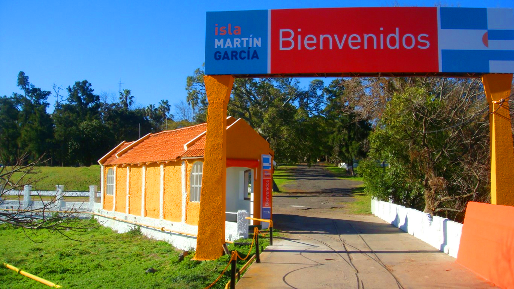 Cruise to the Uruguay-Argentina BORDER on Martín García Island with Lunch No Transfer Included
