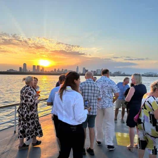 Atardecer Sunset Open Bar Humberto M Navegação 2 HORAS