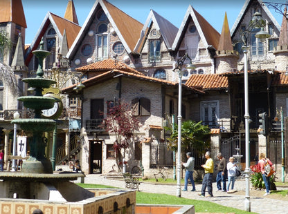 Campanópolis Parque Temático Aldeia Medieval + PLAZA CANNING